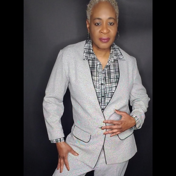 Black and white 2 pcs suit - Picture 2 of 3